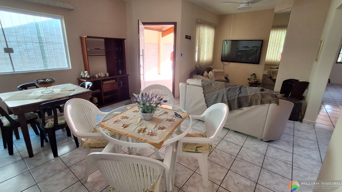 Casa para venda em Peruíbe no bairro Lado praia _ a menos de 400 m da praia