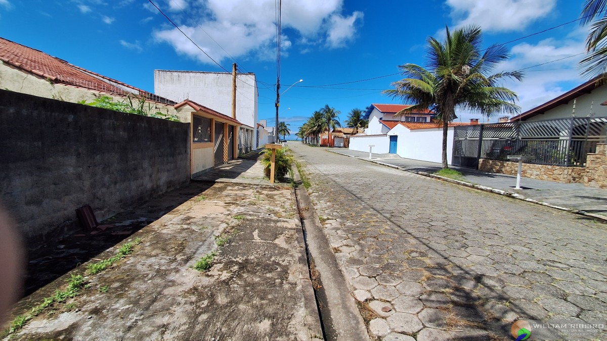 Terreno para venda em Peruíbe no bairro Lado praia _ a menos de 400 m da praia