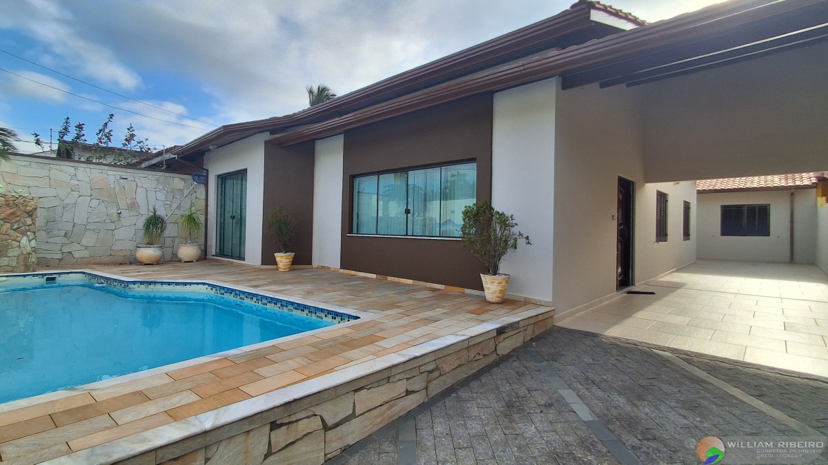 Casa para venda em Peruíbe no bairro Lado praia _ a menos de 400 m da praia