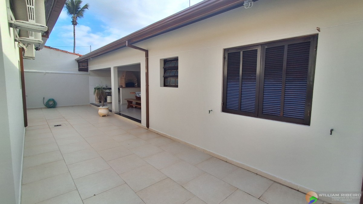 Casa para venda em Peruíbe no bairro Lado praia _ a menos de 400 m da praia