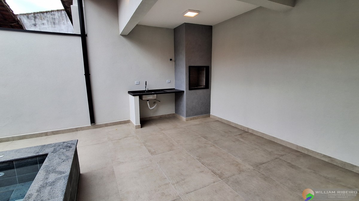 Casa para venda em Peruíbe no bairro Lado linha a menos de 800M da praia