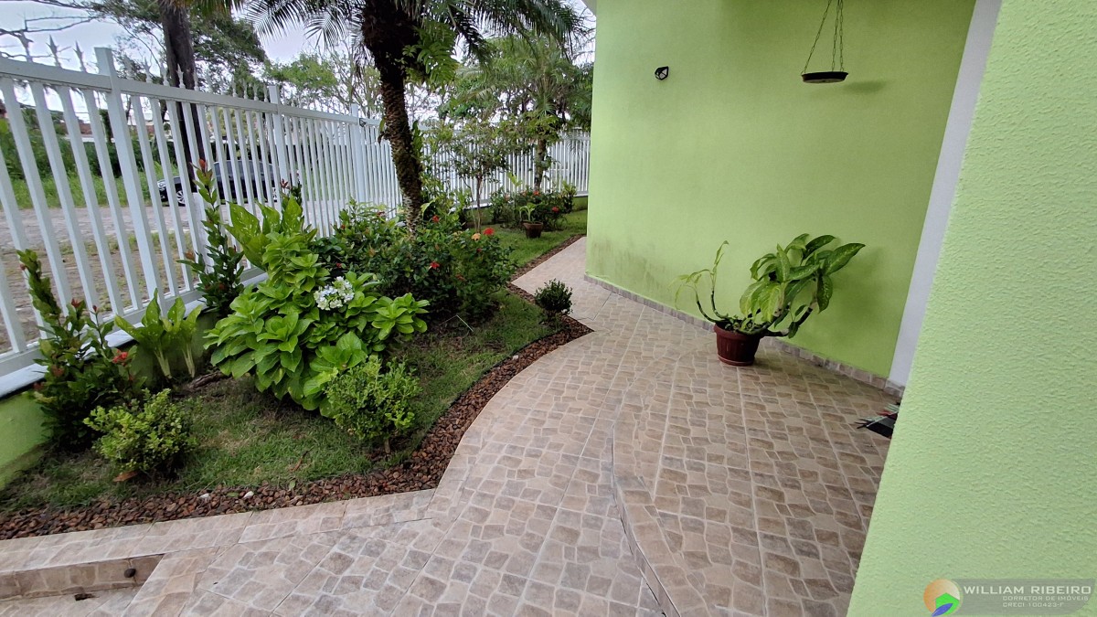 Casa para venda em Peruíbe no bairro Lado praia _ a menos de 400 m da praia